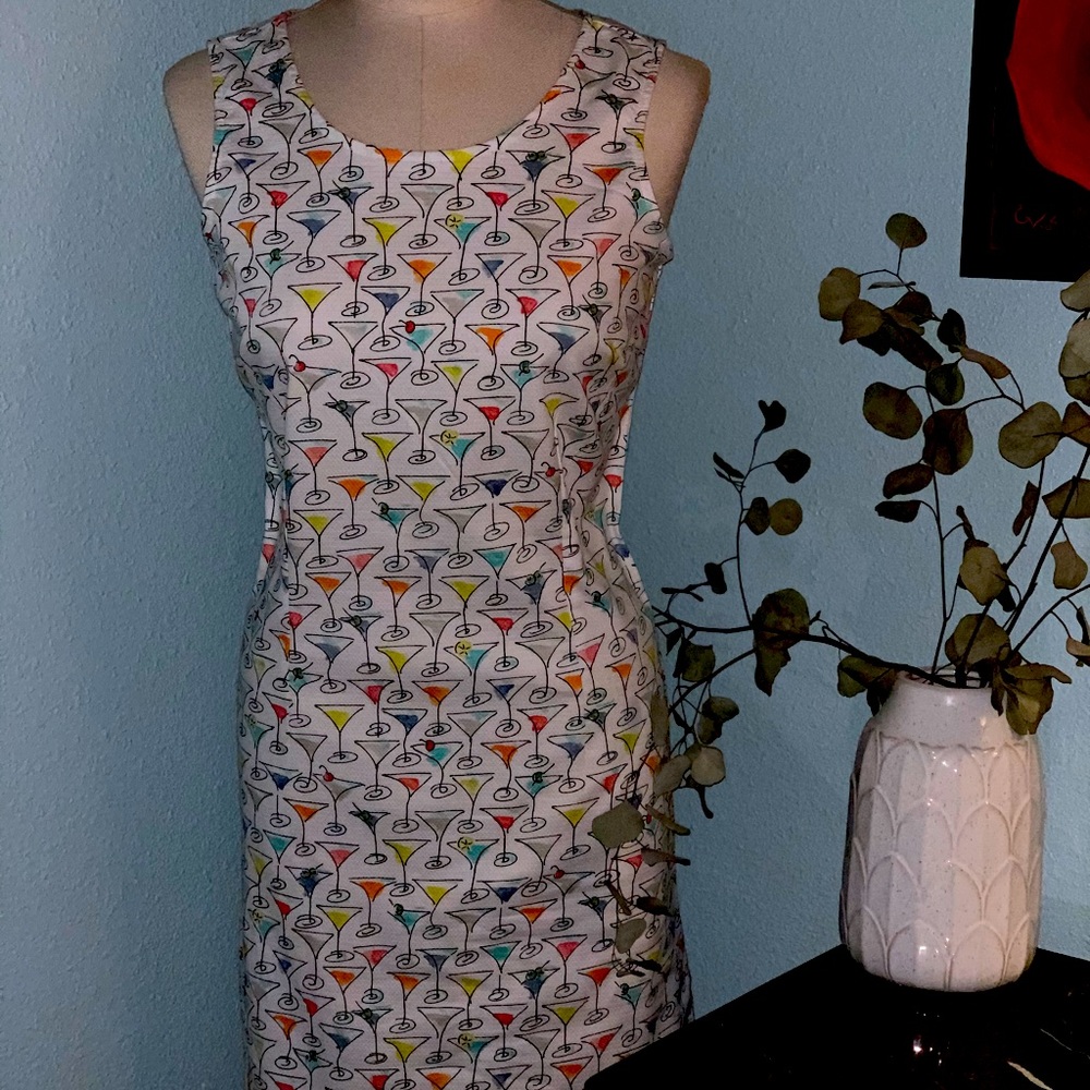 This dress screams FUN! Perfect for party!